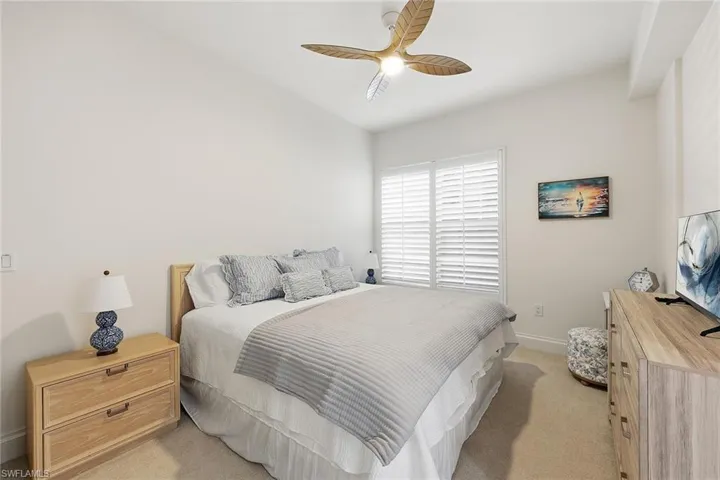 411  6th S ST, Naples, FL 34102