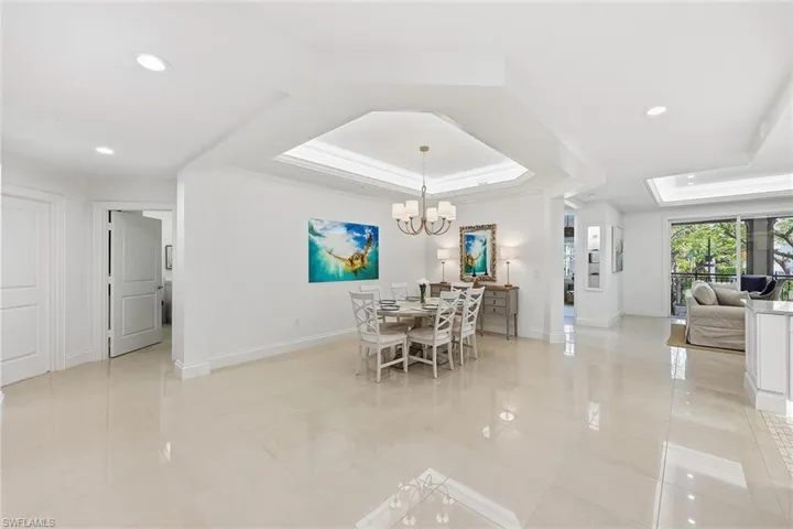 411  6th S ST, Naples, FL 34102