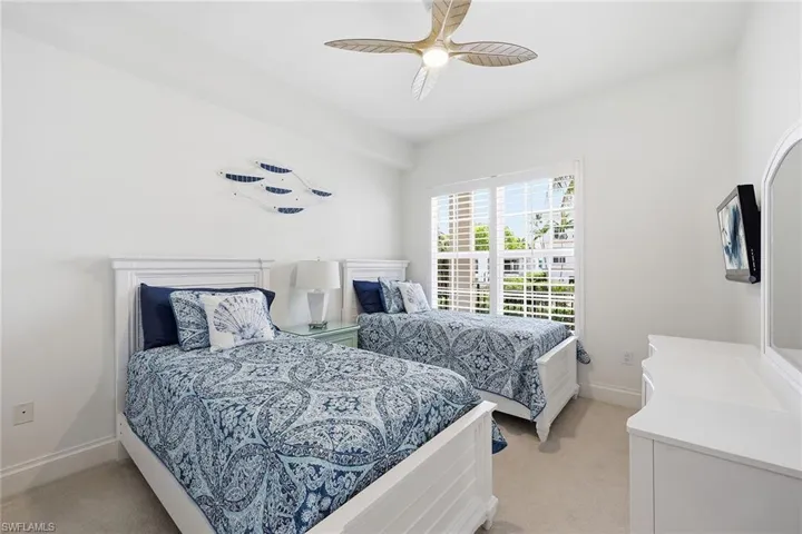 411  6th S ST, Naples, FL 34102