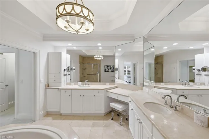 411  6th S ST, Naples, FL 34102