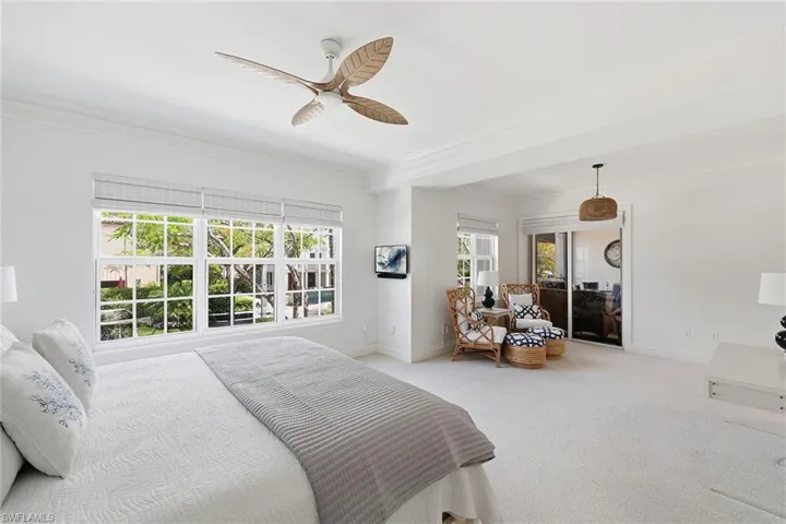 411  6th S ST, Naples, FL 34102