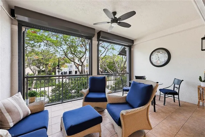 411  6th S ST, Naples, FL 34102