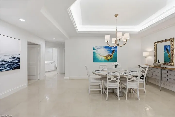 411  6th S ST, Naples, FL 34102