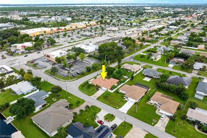 Birds eye view of property
