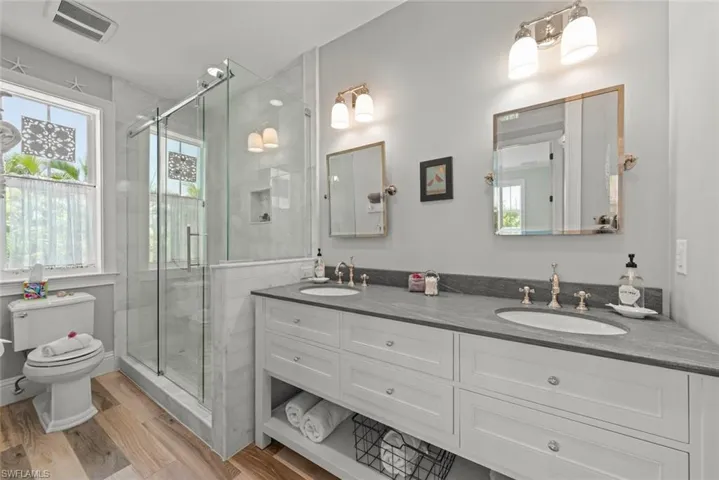 1114 Seagrape Ln, Sanibel, Florida 33957