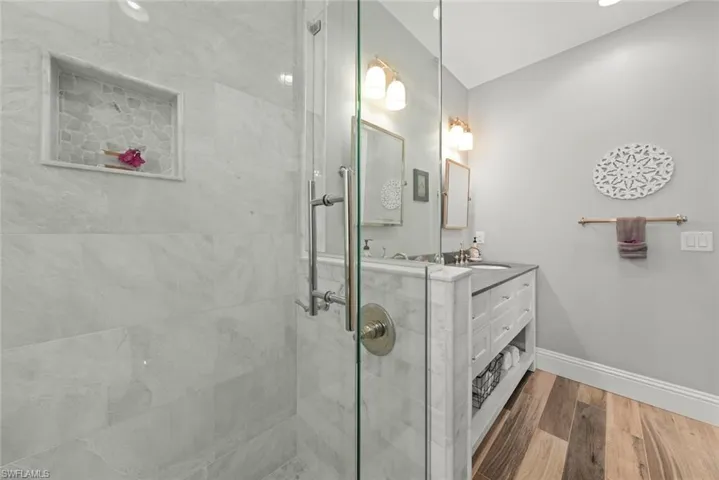 1114 Seagrape Ln, Sanibel, Florida 33957