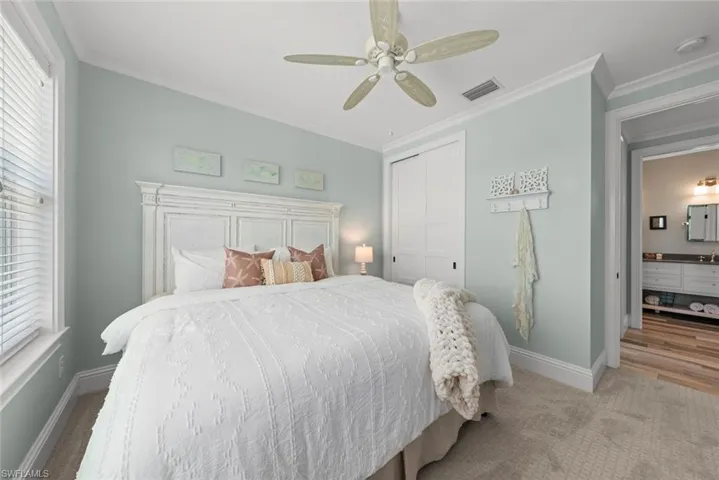 1114 Seagrape Ln, Sanibel, Florida 33957