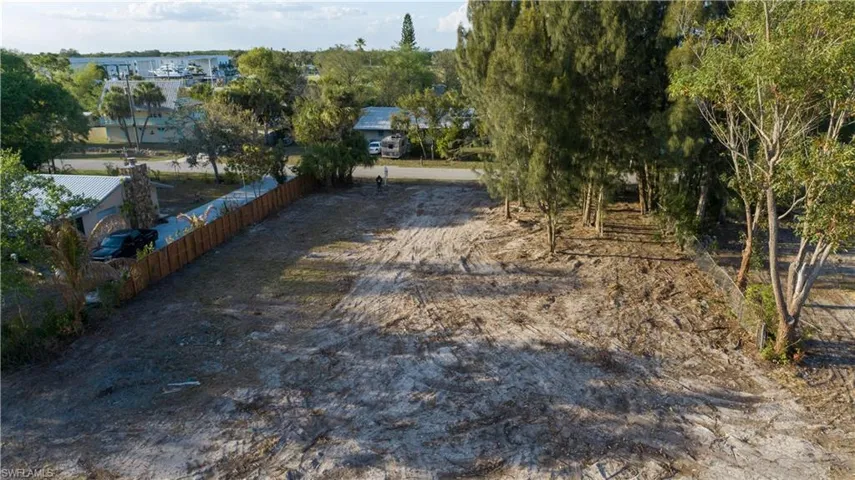 1035 W Anchor Ln, Moore Haven, Florida 33471