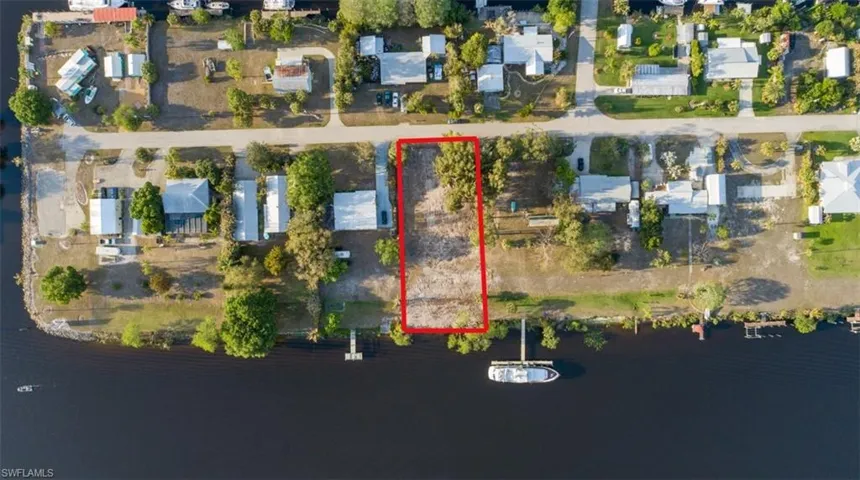 1035 W Anchor Ln, Moore Haven, Florida 33471
