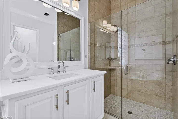 6574 Monterey Pt, Naples, Florida 34105
