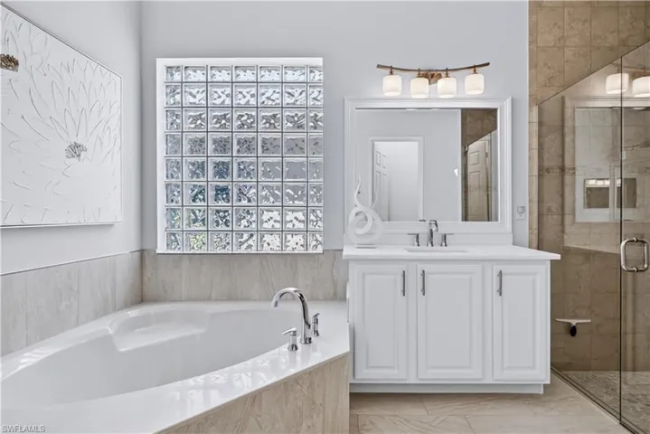 6574 Monterey Pt, Naples, Florida 34105