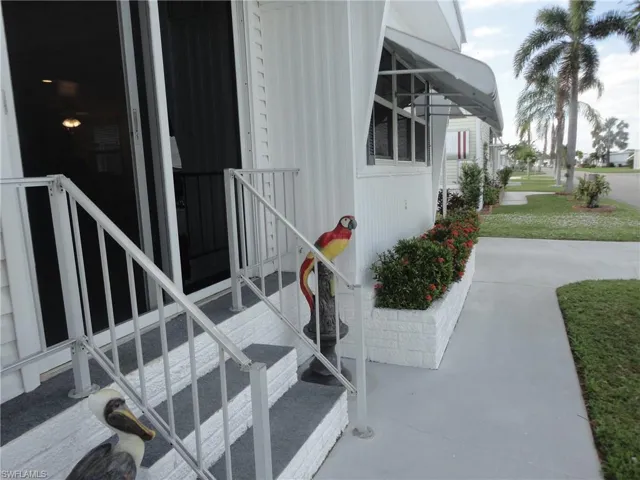 View of side of home