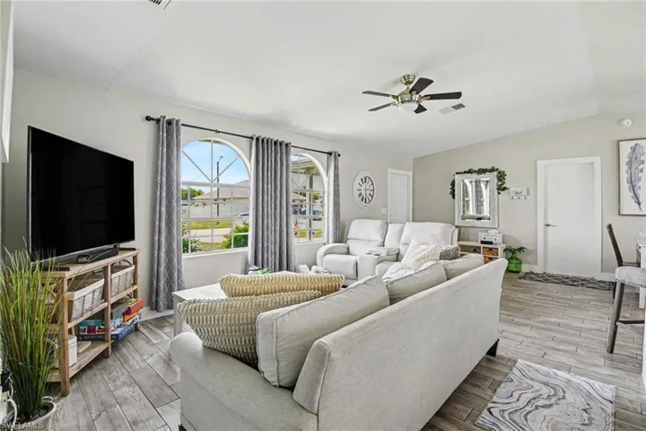 419 Nw 7th Ter, Cape Coral, Florida 33993