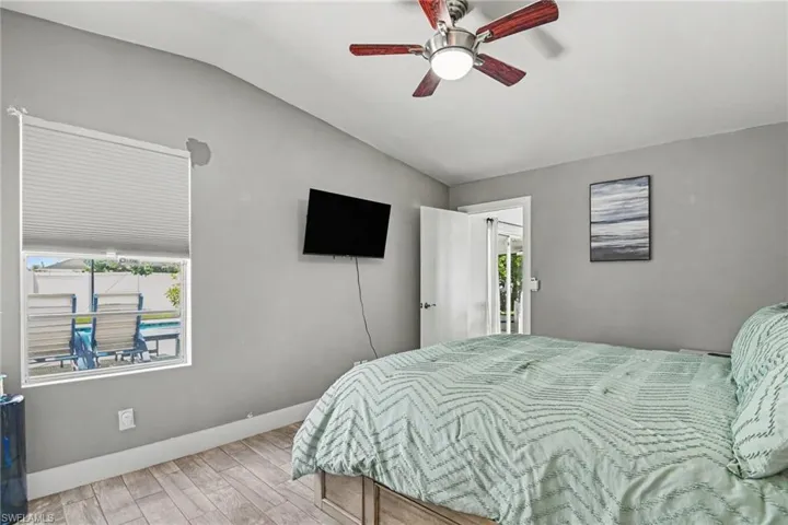 King size bed, full bathroom.