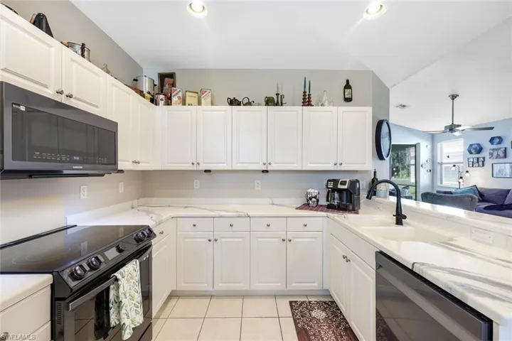 4248  Avian  AVE, Fort Myers, FL 33916