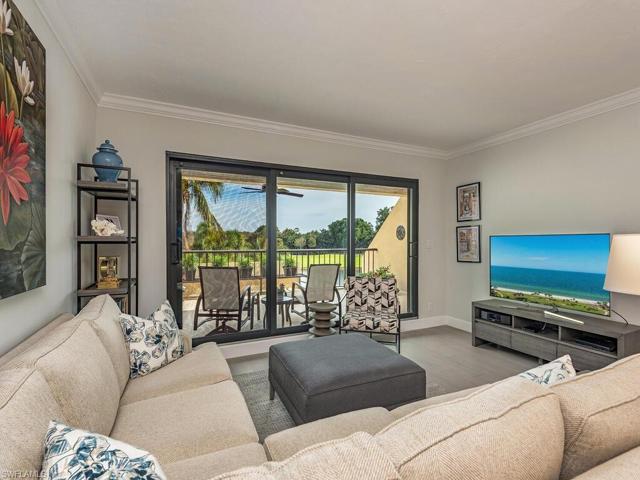 Living space with a great view!