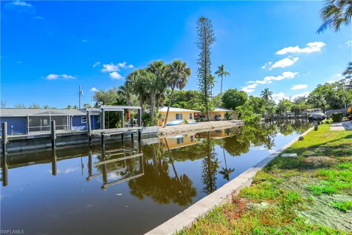 2829 Shoreview Dr 5, Naples, Florida 34112