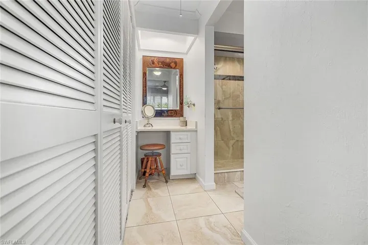 Principal Bathroom with walkin shower