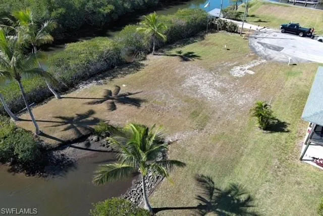 1276 Grand Canal Dr, Naples, Florida 34110