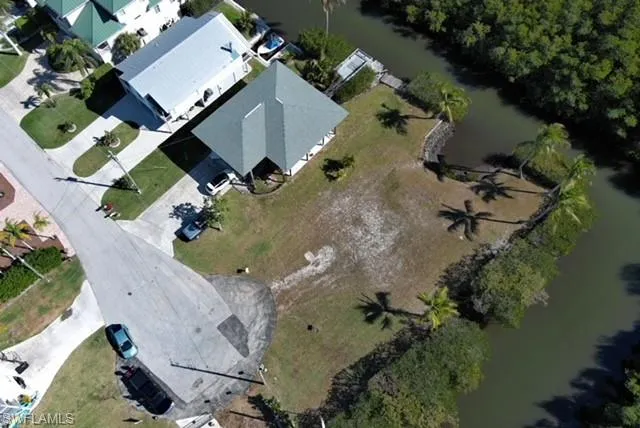 1276 Grand Canal Dr, Naples, Florida 34110