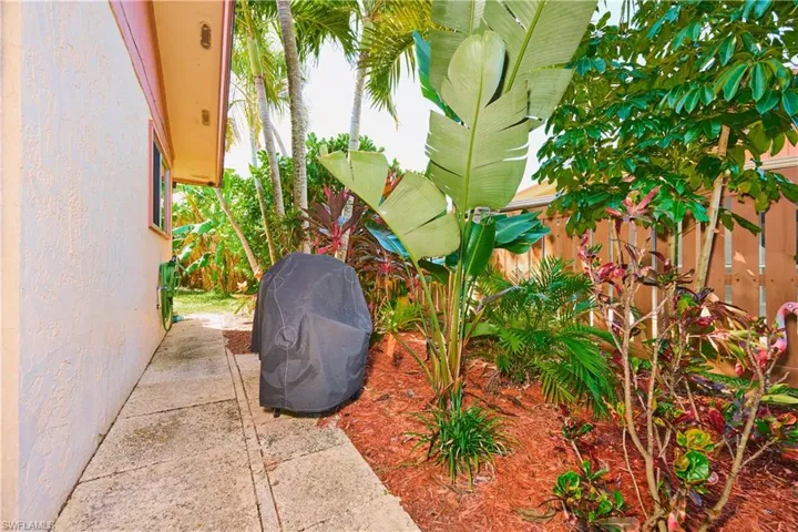 6513 W Royal Woods Dr, Fort Myers, Florida 33908