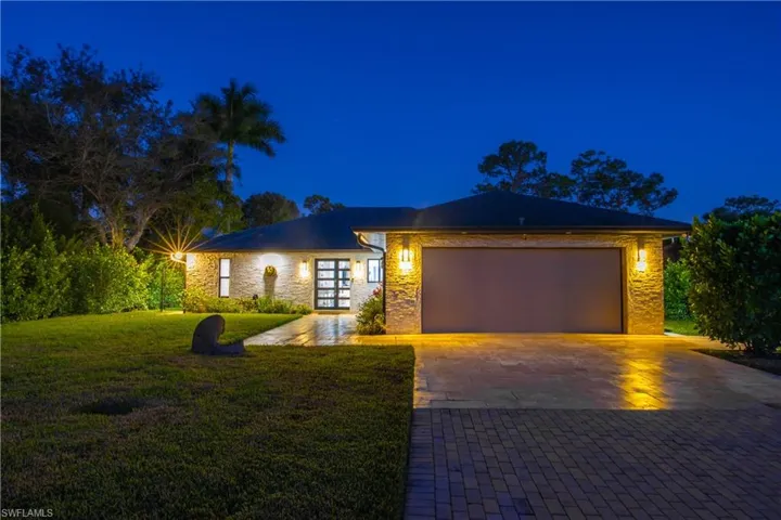 1890  Oakes  BLVD, Naples, FL 34119