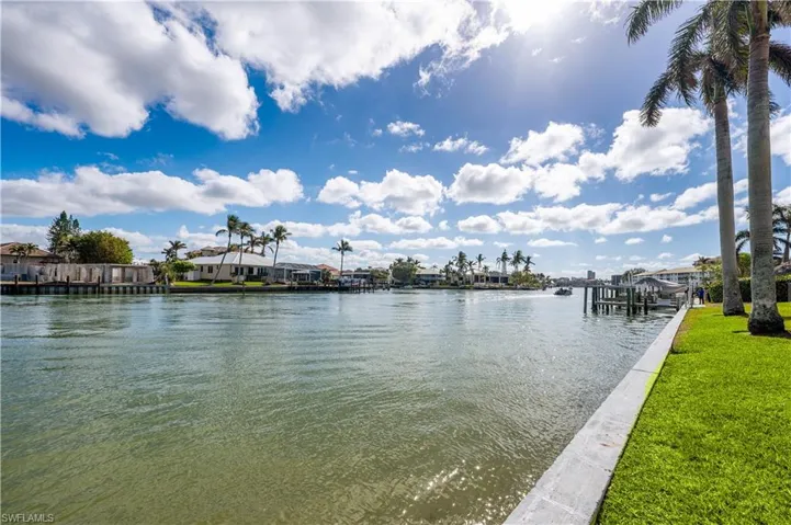 11118 Gulf Shore Dr A203, Naples, Florida 34108