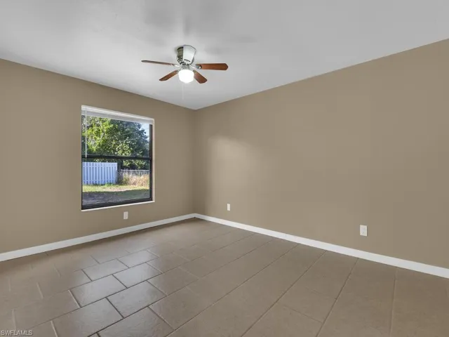 208 SE 4th  PL, Cape Coral, FL 33990