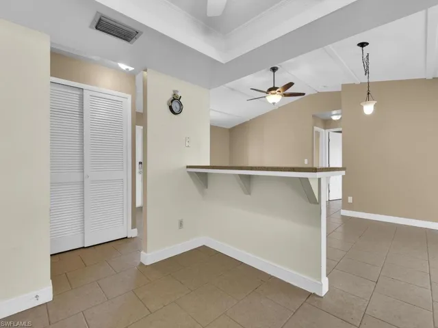 208 SE 4th  PL, Cape Coral, FL 33990