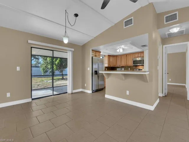 208 SE 4th  PL, Cape Coral, FL 33990