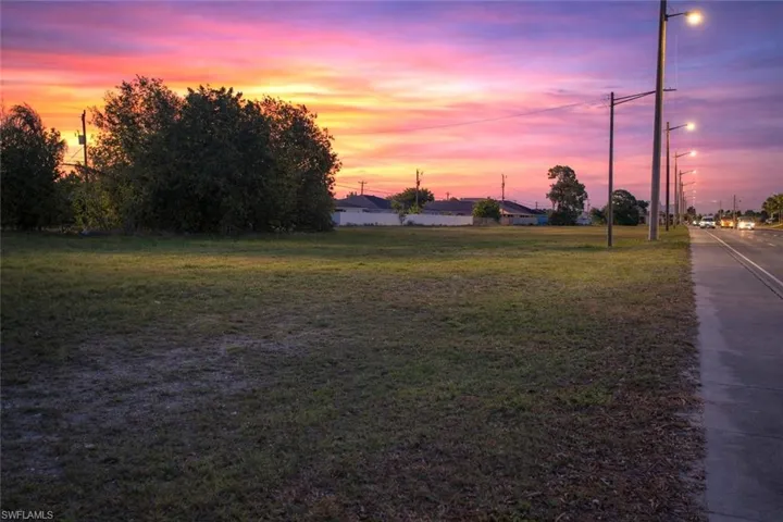 1808 Santa Barbara Blvd, Cape Coral, Florida 33991