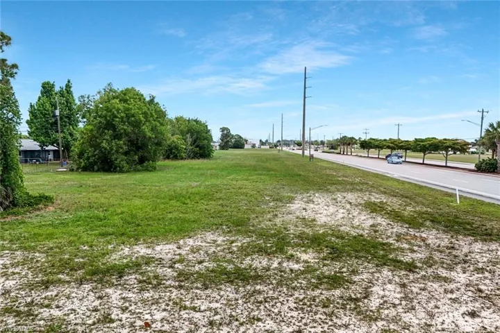 1808 Santa Barbara Blvd, Cape Coral, Florida 33991