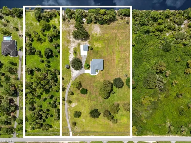 221 10th St Se, Naples, Florida 34117