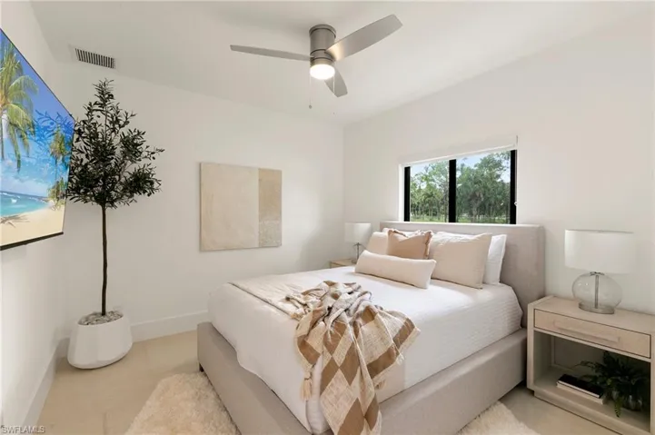 221 10th St Se, Naples, Florida 34117