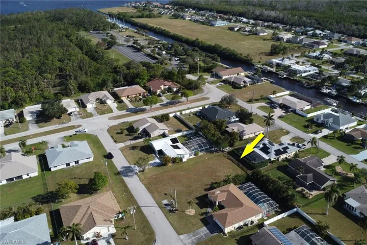 2318 Se 15th St, Cape Coral, Florida 33990
