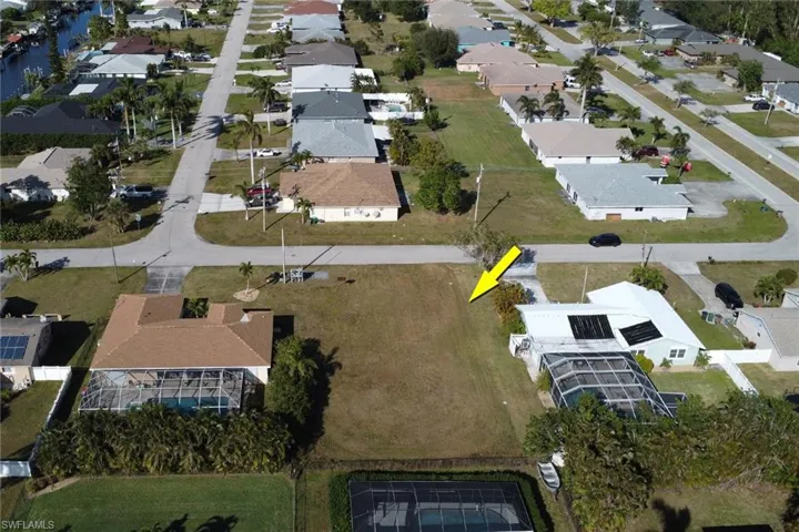 2318 Se 15th St, Cape Coral, Florida 33990