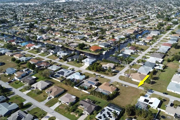 2318 Se 15th St, Cape Coral, Florida 33990