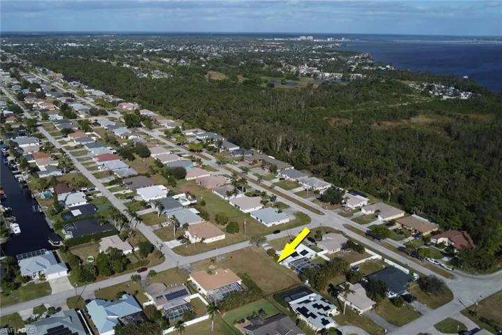 2318 Se 15th St, Cape Coral, Florida 33990