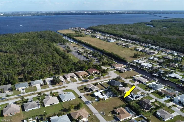 2318 Se 15th St, Cape Coral, Florida 33990