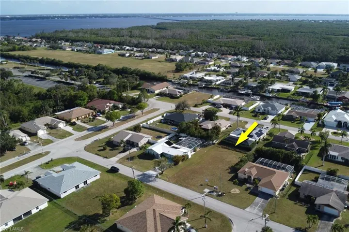 2318 Se 15th St, Cape Coral, Florida 33990