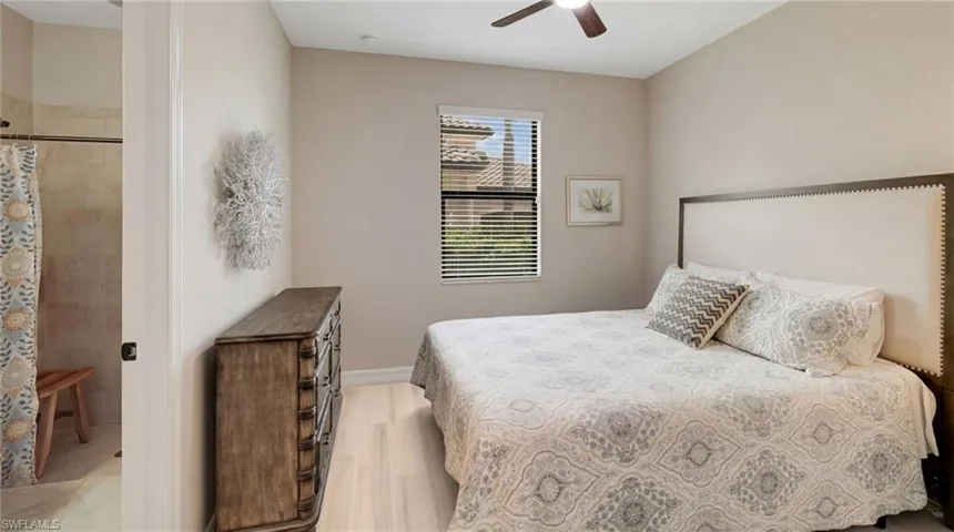Guest Bedroom with En-Suite Bathroom