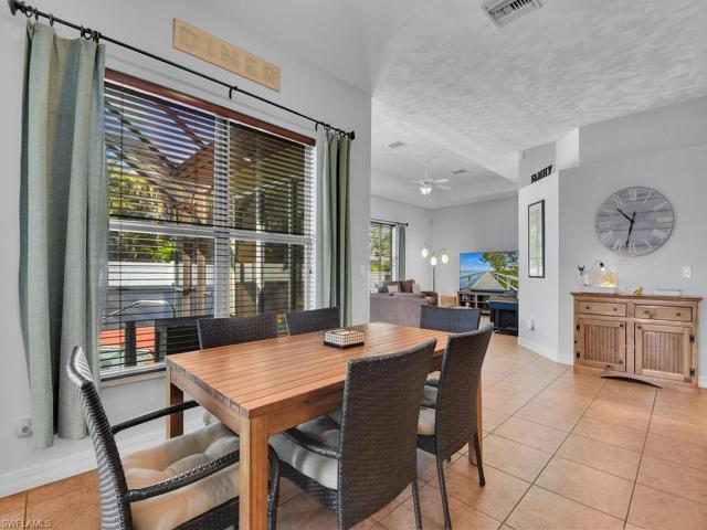 Breakfast Nook