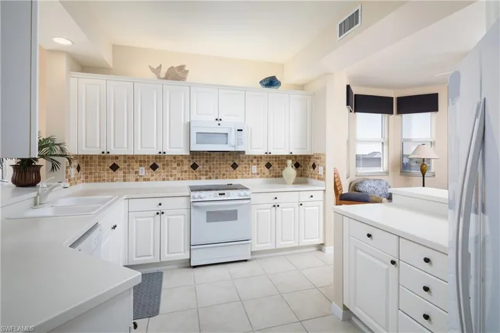 410 Flagship Dr 806, Naples, Florida 34108