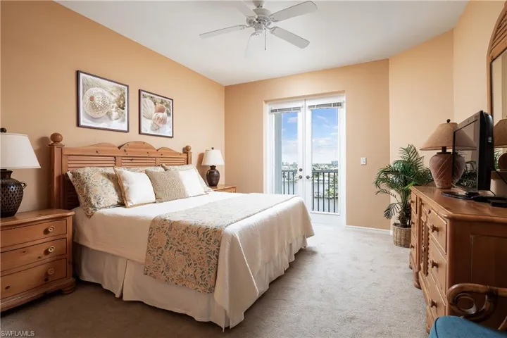 410 Flagship Dr 806, Naples, Florida 34108