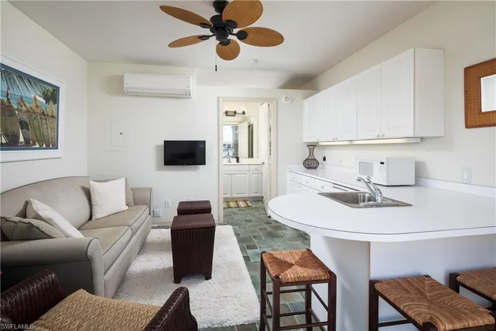 410 Flagship Dr 806, Naples, Florida 34108
