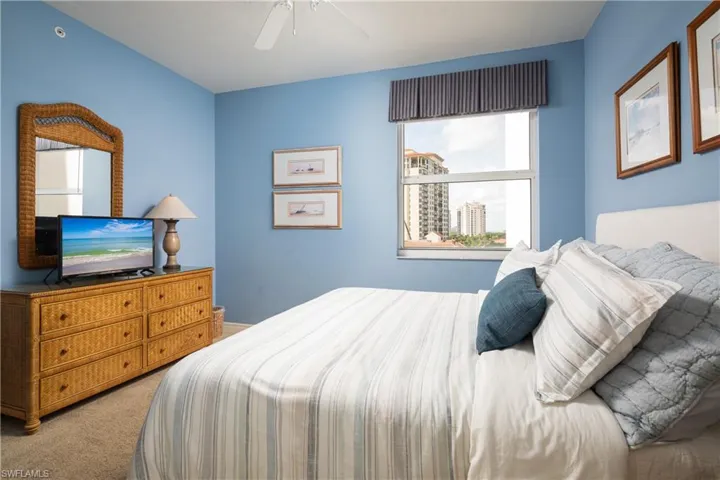 410 Flagship Dr 806, Naples, Florida 34108