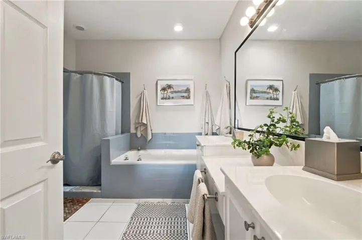 2145 Cay Lagoon Dr 322, Naples, Florida 34109