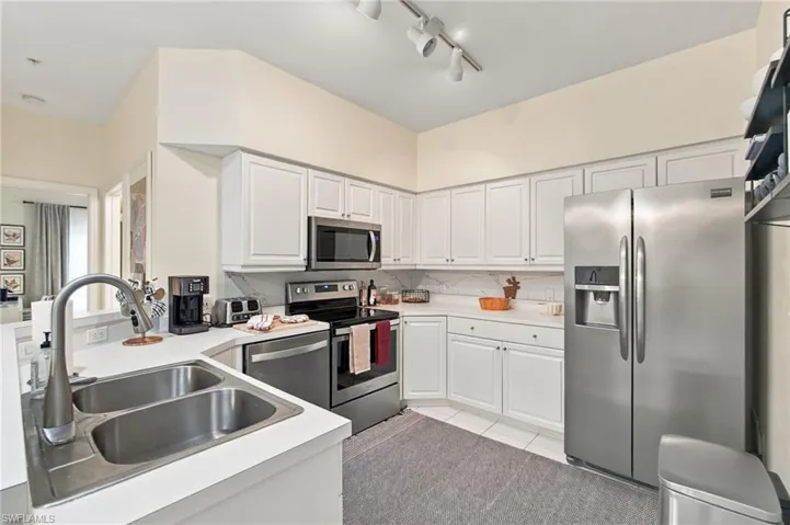 2145 Cay Lagoon Dr 322, Naples, Florida 34109