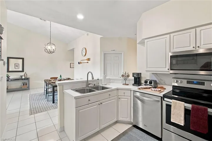 2145 Cay Lagoon Dr 322, Naples, Florida 34109