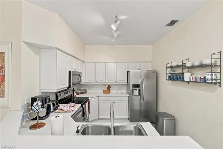 2145 Cay Lagoon Dr 322, Naples, Florida 34109